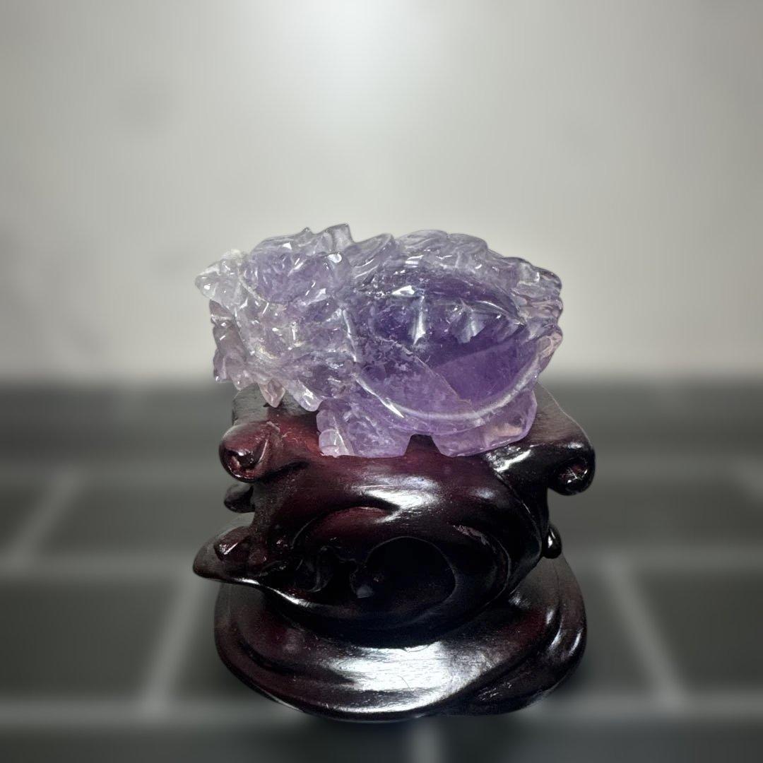 ウルグアイ産 アメジスト ロングイ（龍亀）彫刻 台座付き