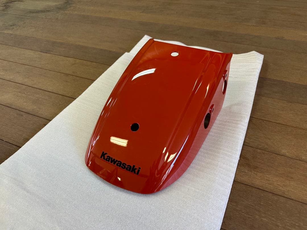 カワサキ　エリミネーター400 パールラヴァオレンジ　フェンダー（リア）