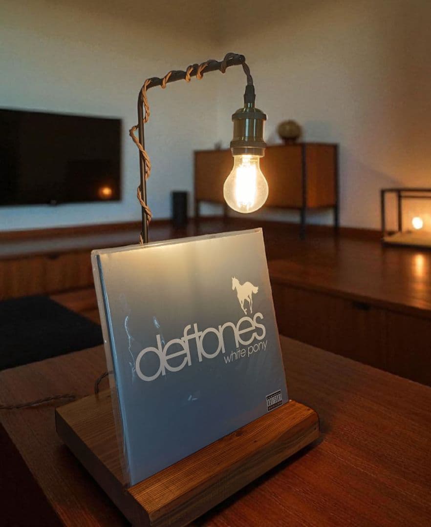 【照明付　杉無垢材のレコードスタンド】　アイアン　レコードラック　インテリア