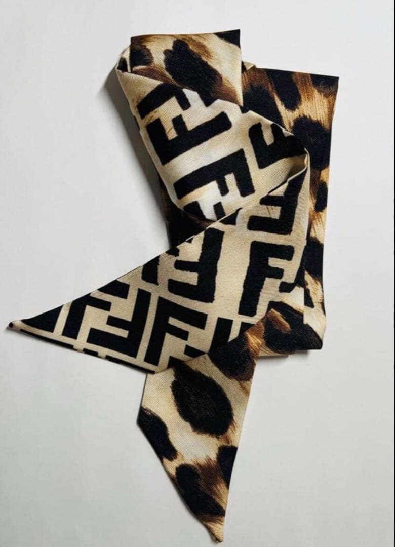 Fendi フェンディ ラッピー スカーフ レオパード シルク
