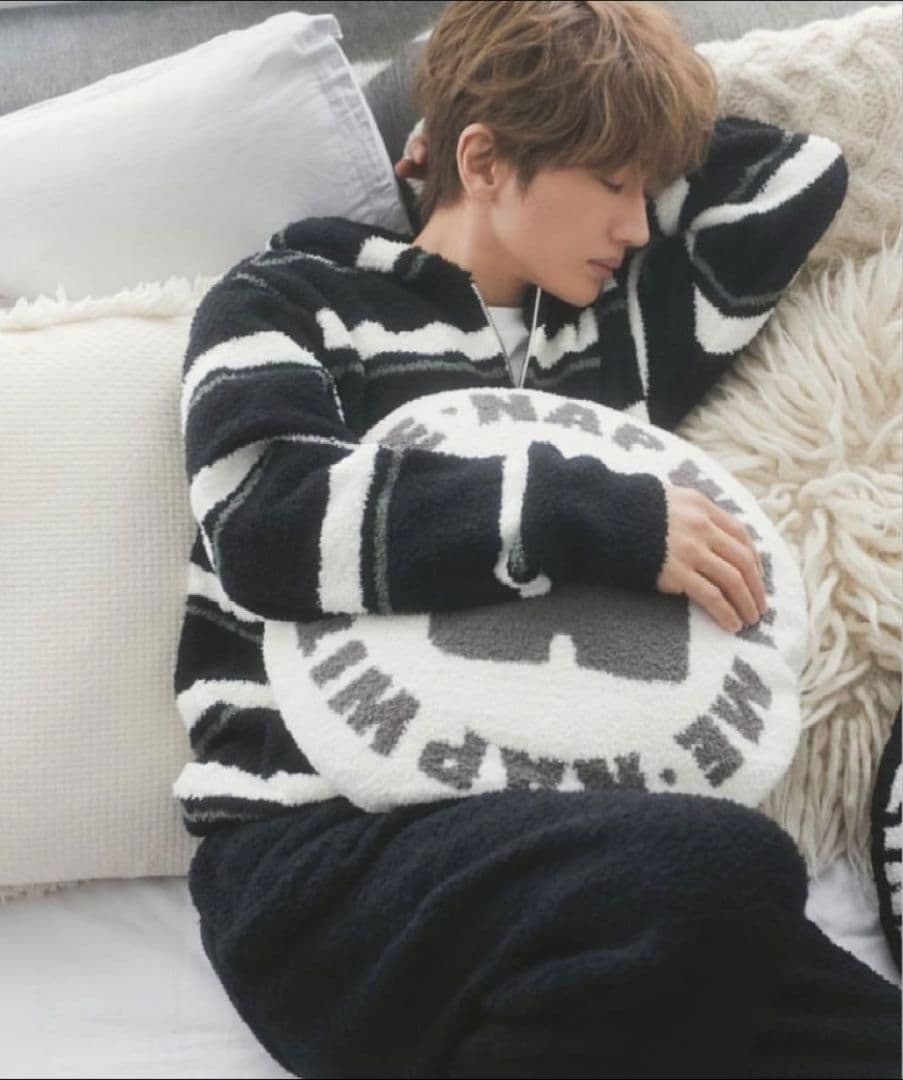 新品　Nissy 西島隆弘 Naptime ナップタイム　ラウンドクッション 白