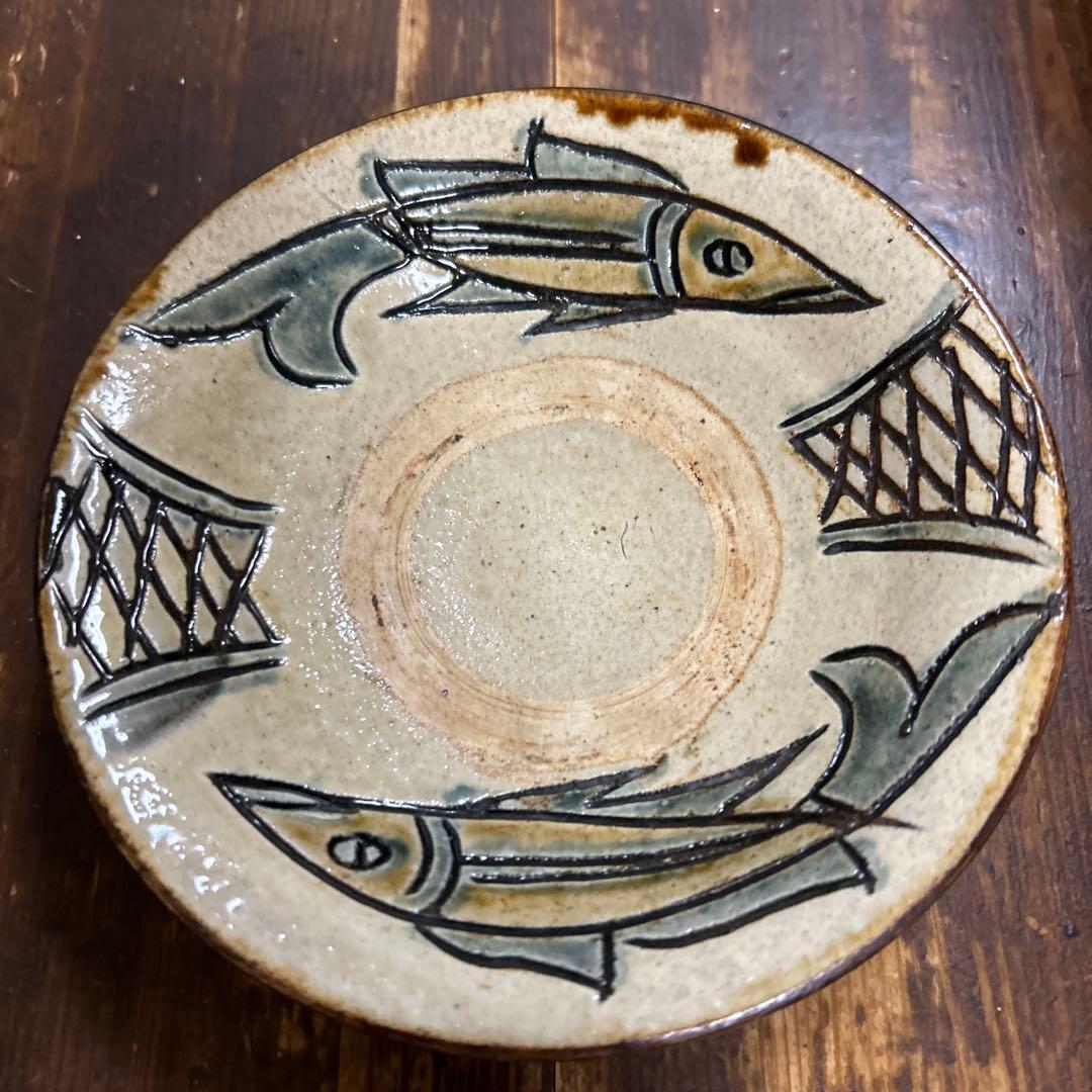 沖縄　やちむん　壺屋焼　人間国宝　金城次郎　魚紋皿　5寸皿　15㎝　重ね焼