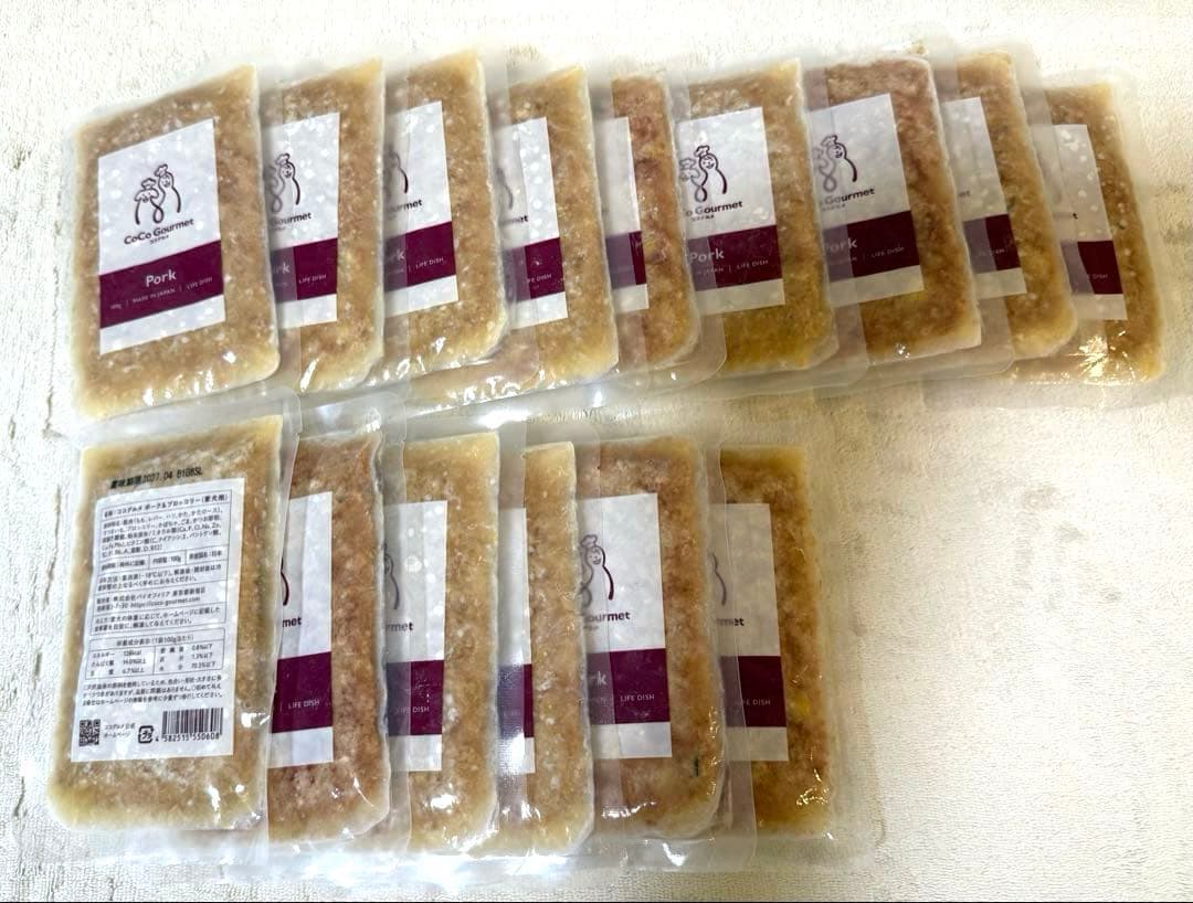 ココグルメ　ウエットフード3種　計25袋チキン・ポーク・ビーフ