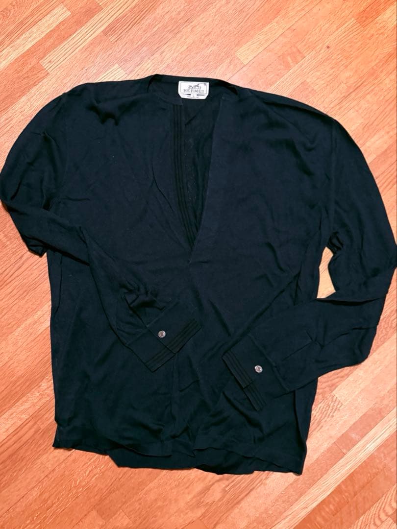 【未使用品】HERMES シルクVネック長袖カットソー