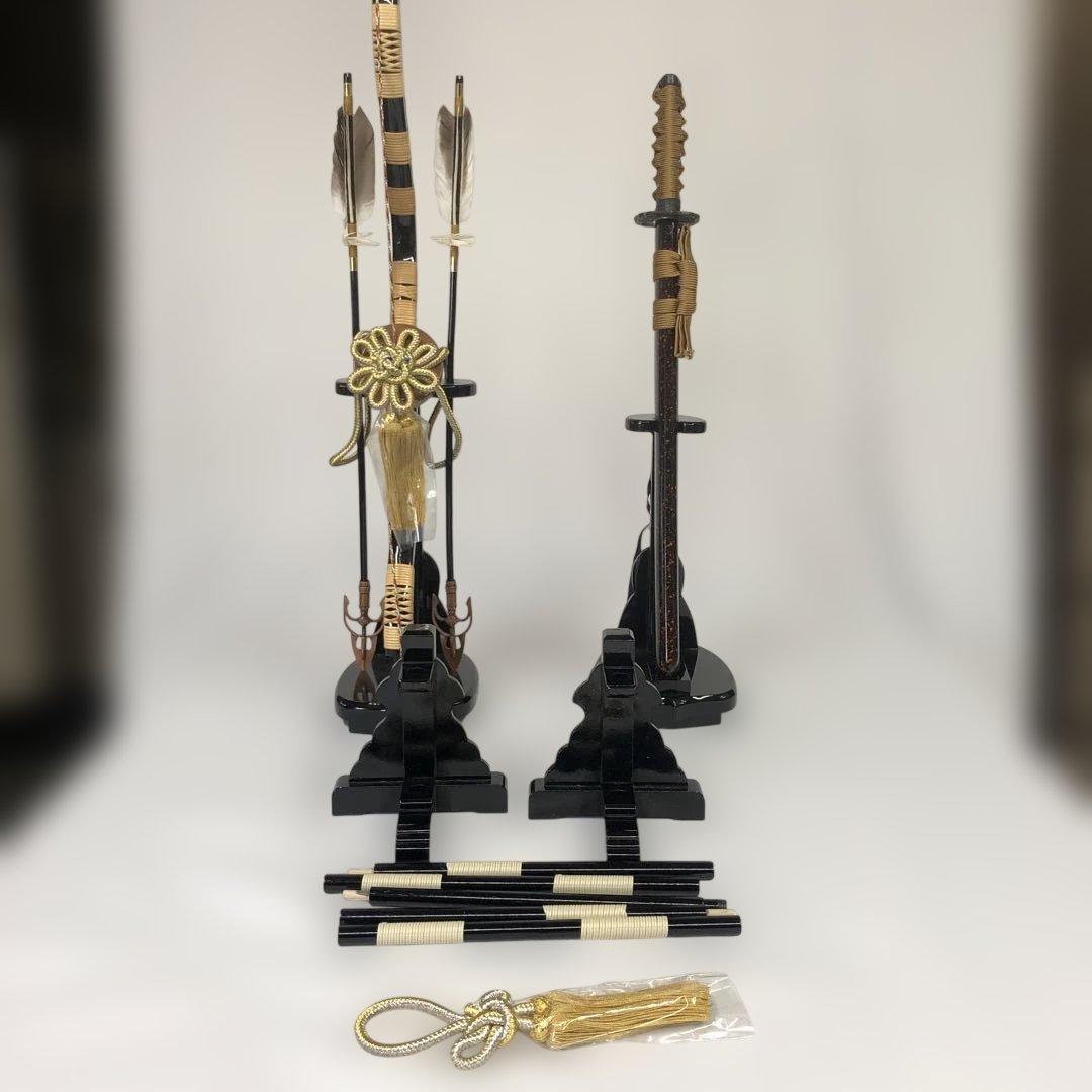 五月人形 黒と金の飾り