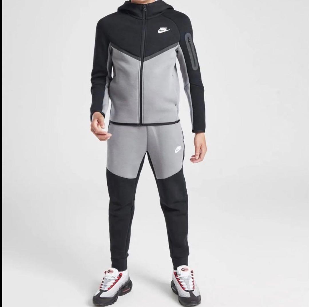 Nike テックフリースキッズサイズ　セットアップ　海外限定