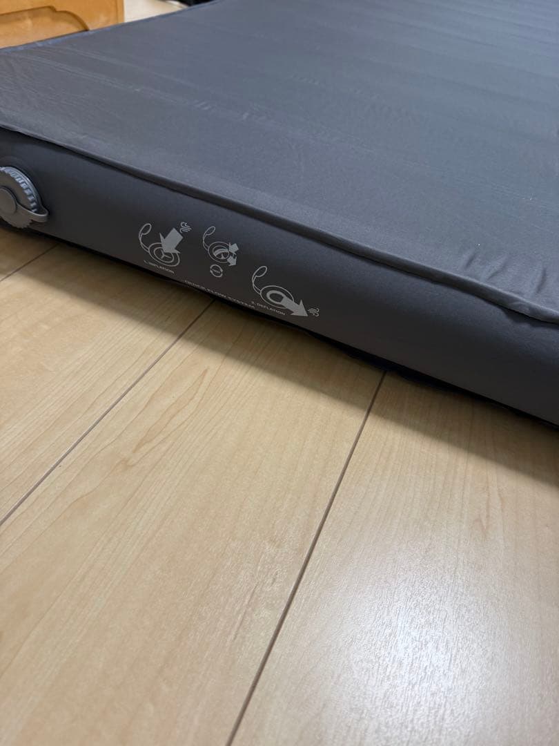 Coleman キャンパーインフレーターマットハイピークシングル