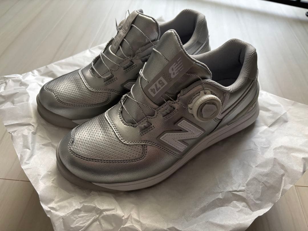 （試着大丸購入！New Balance ゴルフシューズ 24センチ。シルバー