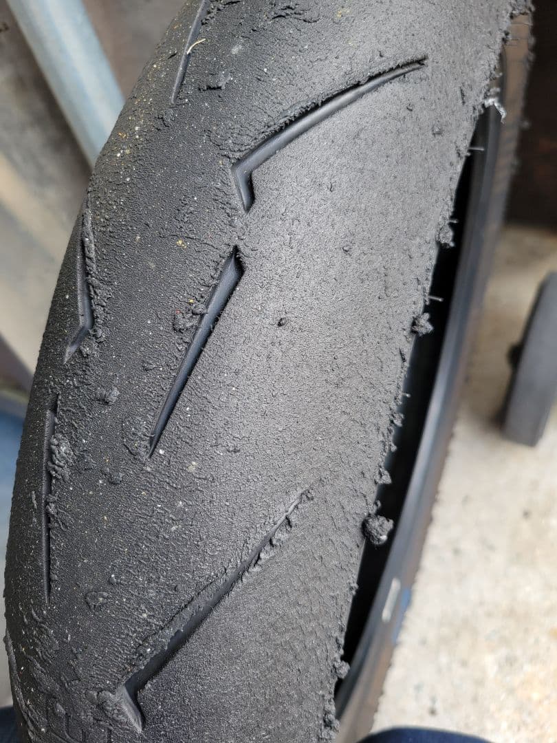 ピレリ スーパーコルサ V4 SC1 120/70 200/55前後中古品