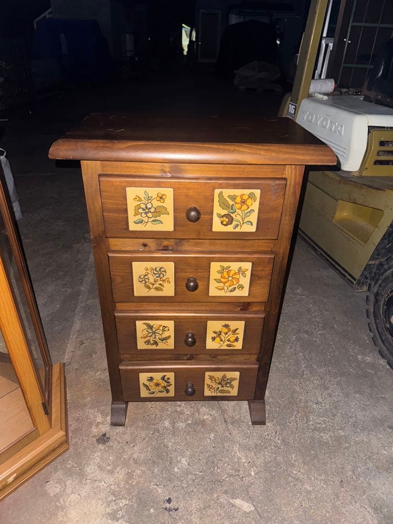 バレンシア　家具　木製花柄4段チェスト