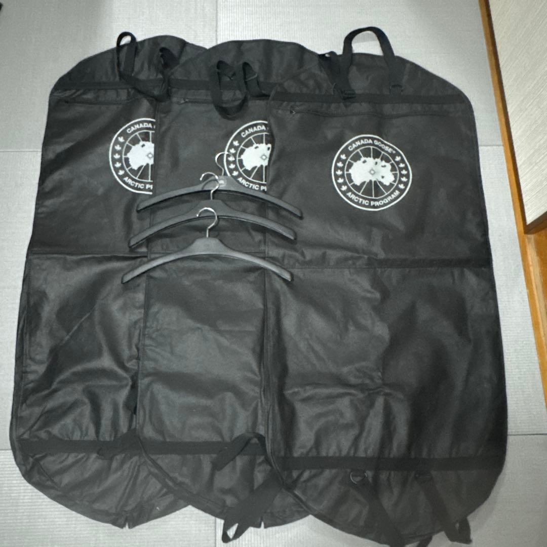 カナダグース　ガーメントケース3つ　ハンガリー3つ