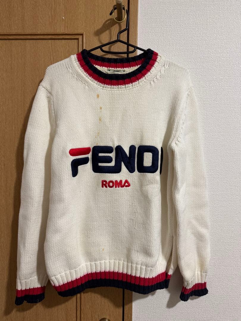 FENDI FILA コラボ ロゴ入り ホワイトセーター 長袖