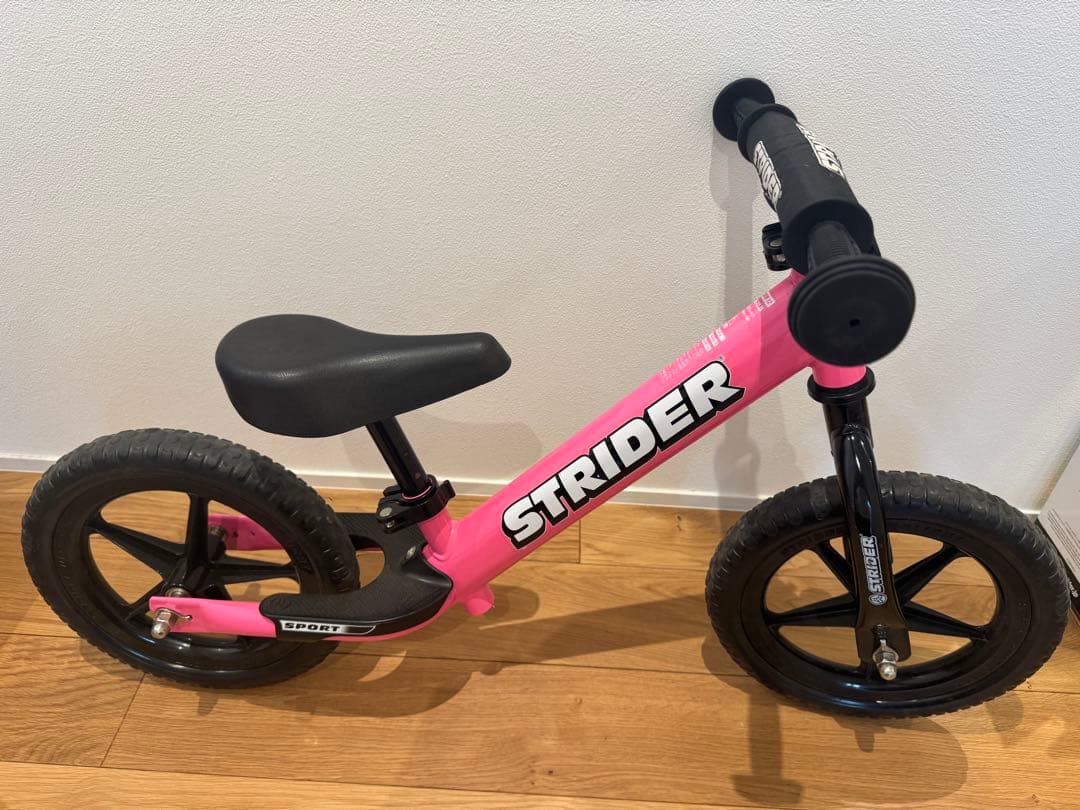 STRIDER バランスバイク ピンク 12インチ スポーツモデル ストライダー