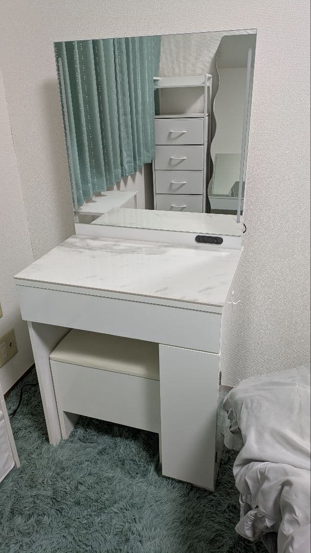 ゆーと　LED付きセラミック天板一面鏡ドレッサー　ニトリ