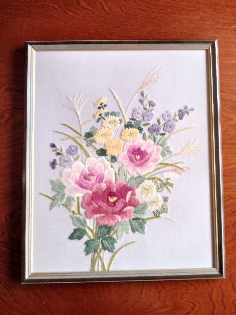 戸塚刺繡　牡丹と秋の花の額