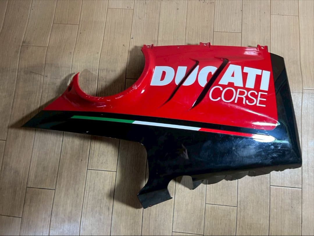 ドゥカティ パニガーレ　 右アンダーカウル　CORSE 480.1.047.1A