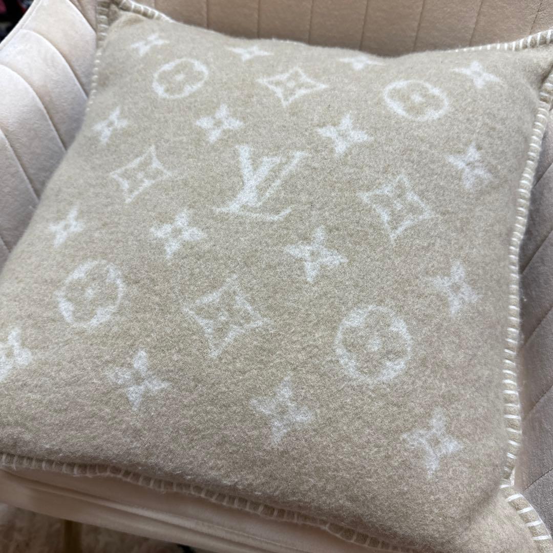 ルイヴィトン　クッション　LOUIS VUITTON