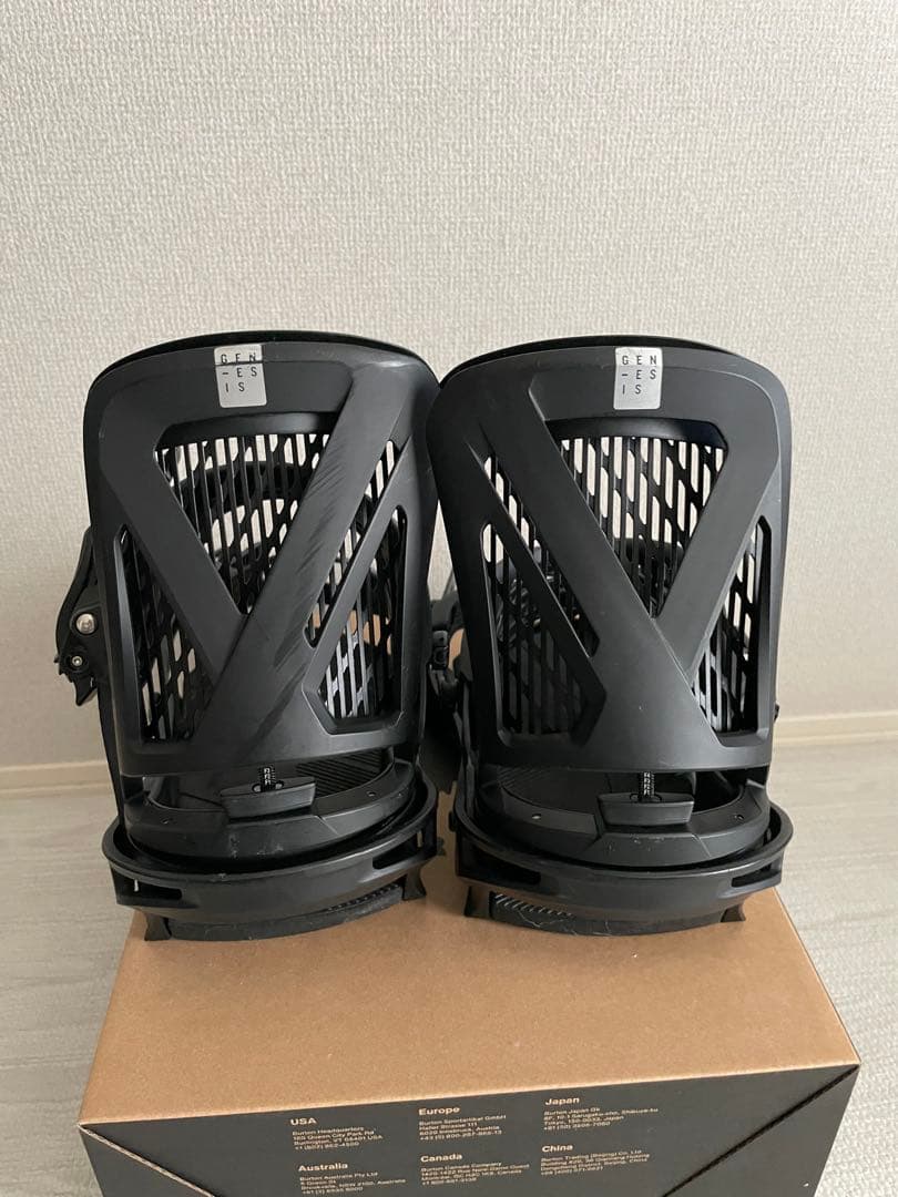 Burton Genesis Reflex Mサイズ ブラック 24-25モデル