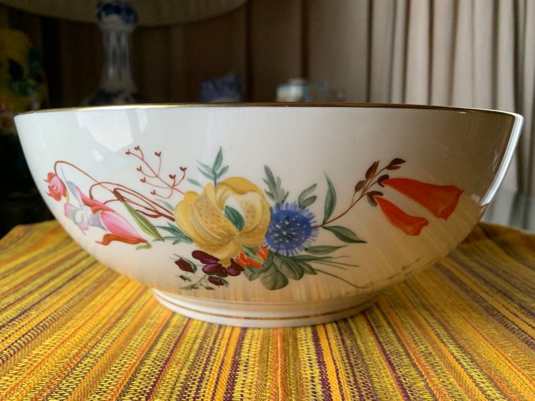 ロイヤルコペンハーゲン　レアなビンテージ大型26.5㎝の綺麗な手書きの花ボール！