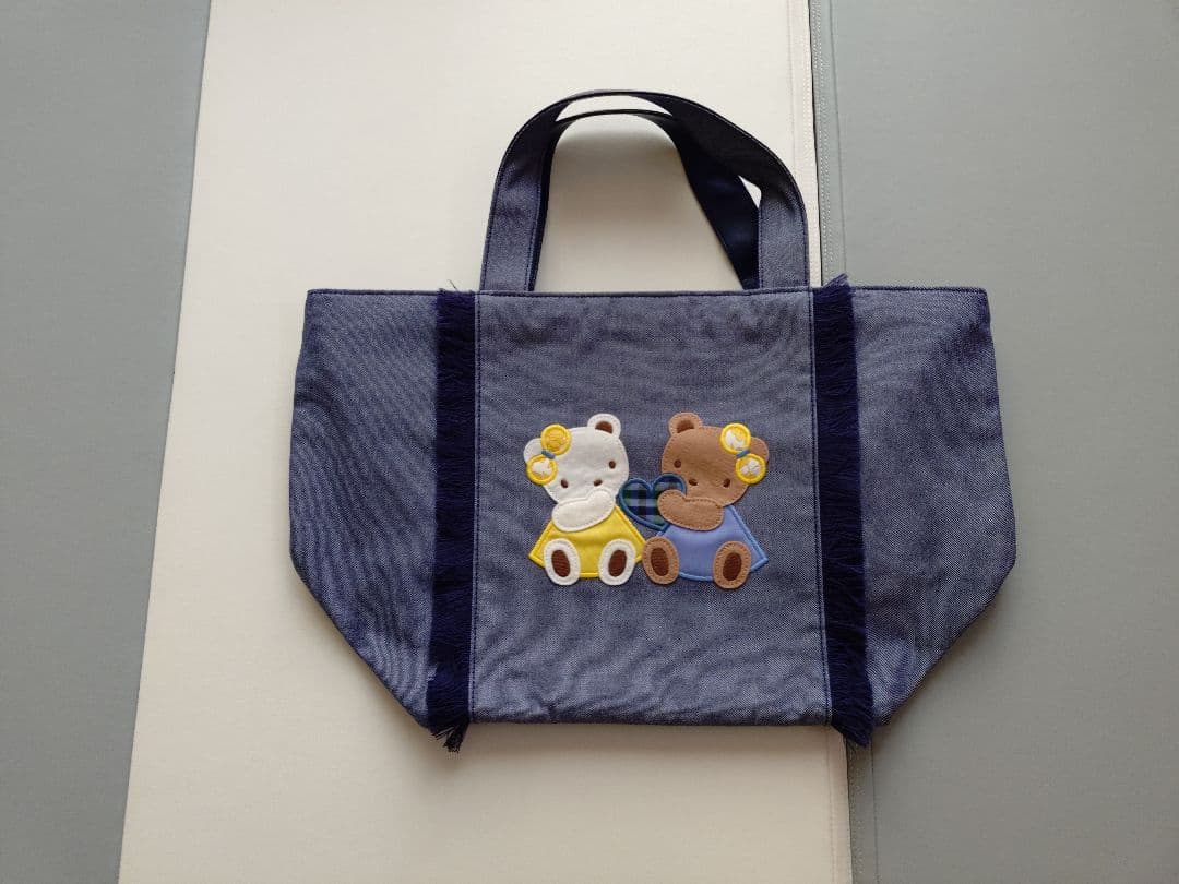 ta ファミリア トートバッグ