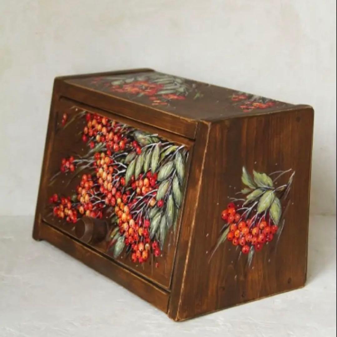 ロシア雑貨☆『ナナカマド』木製収納box ガリーナ作 マトリョーシカ リャビーナ