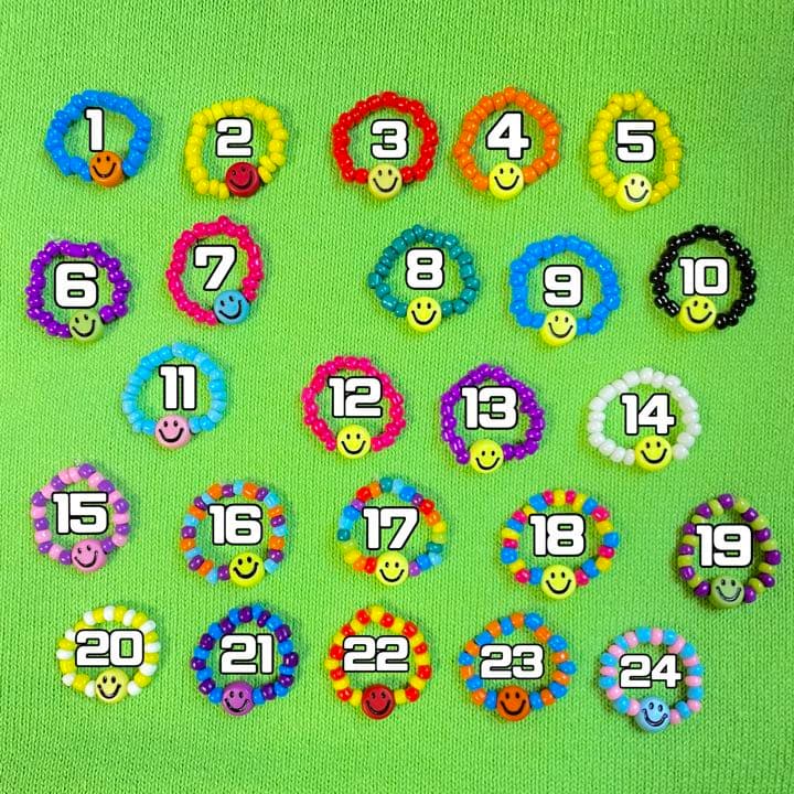 【s-184】ビーズストラップ スマホ❁ニコちゃん カラフル 個性的古着韓国