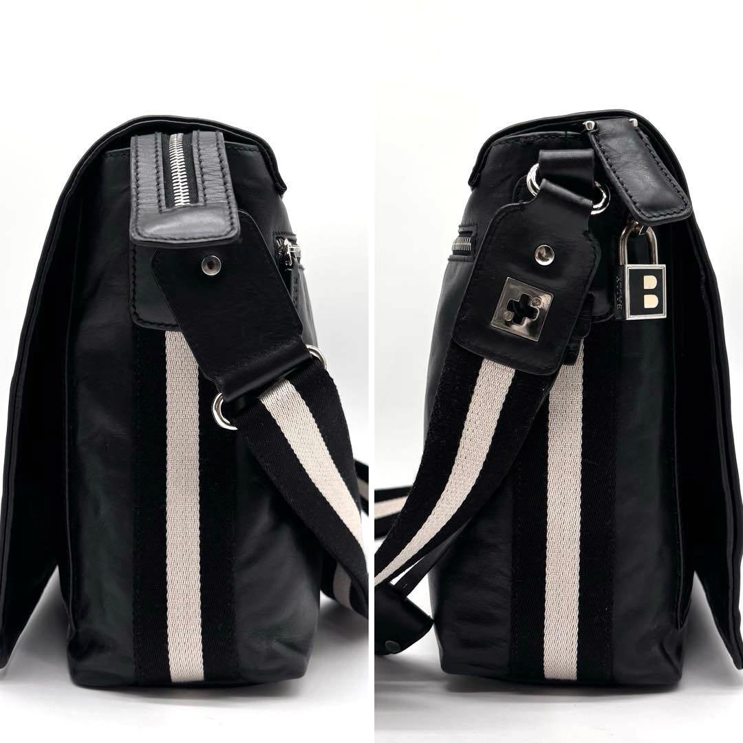 ✨良品✨バリー　メッセンジャーバッグ　トレスポ　A4可　レザー　南京錠