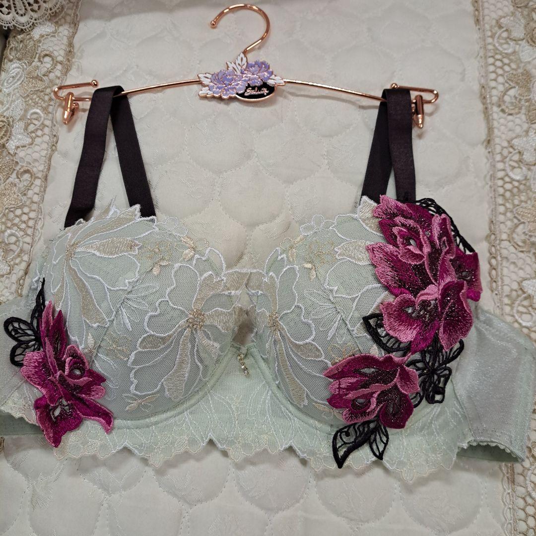 最終値下げ　ワコール　サルート　D80　96G　　希少品