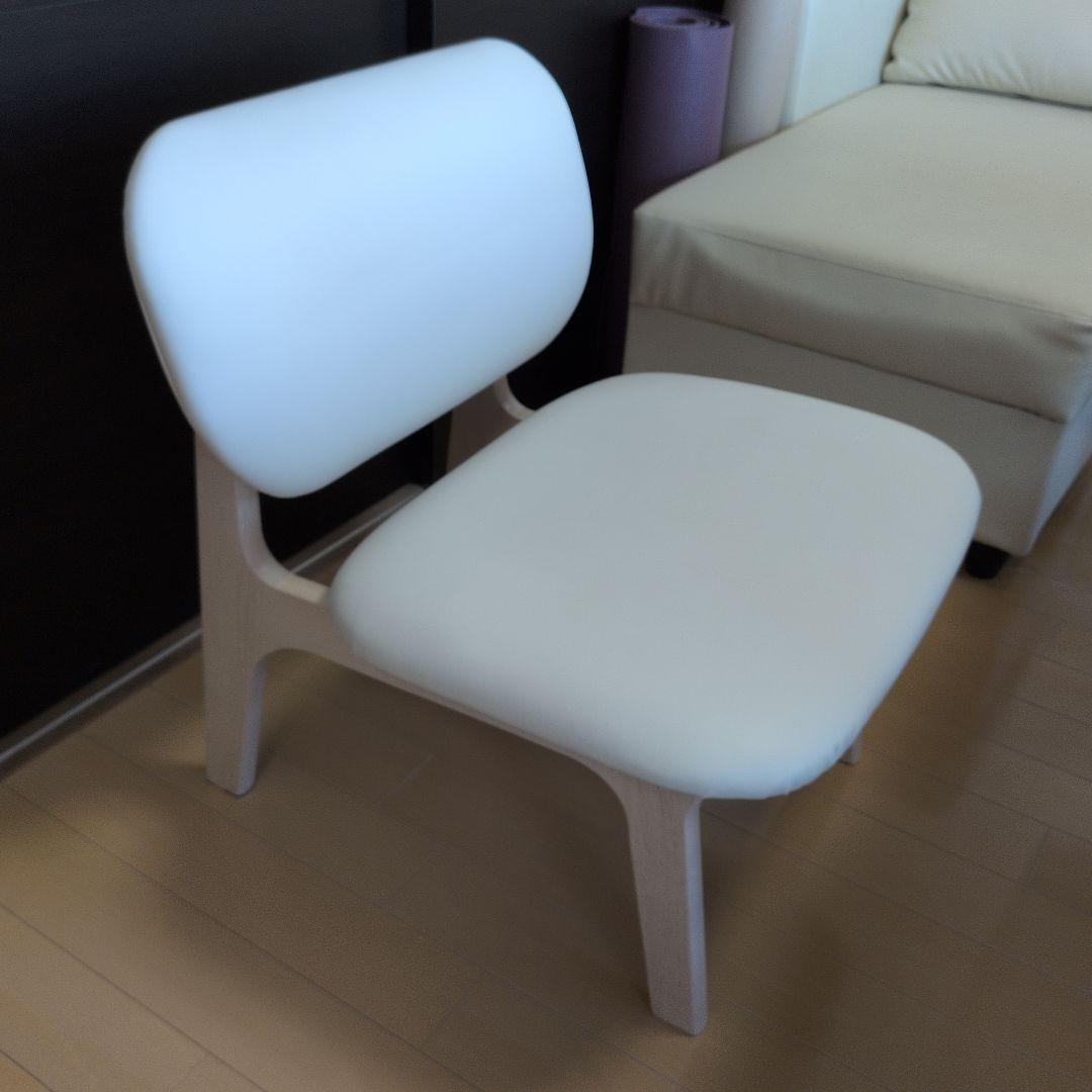 ニトリ　傷・汚れに強い合成皮革 リビングダイニング1人用チェア　白