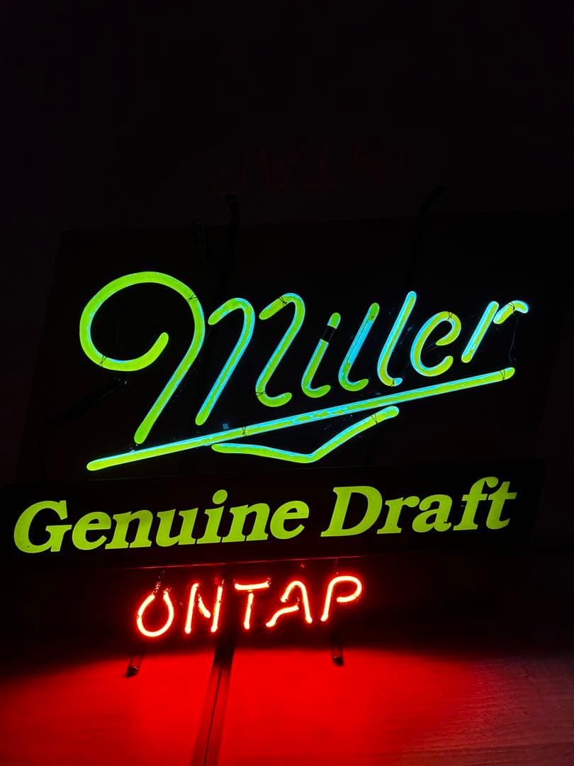 ミラー・ジェニュインドラフトのネオン管