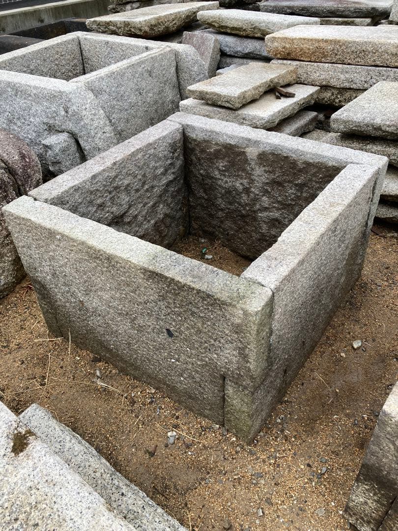 御影石製組井筒