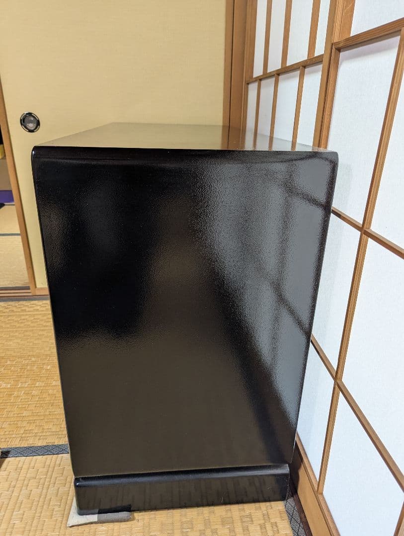 ち*り様 【ゴールデンウィーク大特価最終日！】花柄装飾の黒色木製 和箪笥