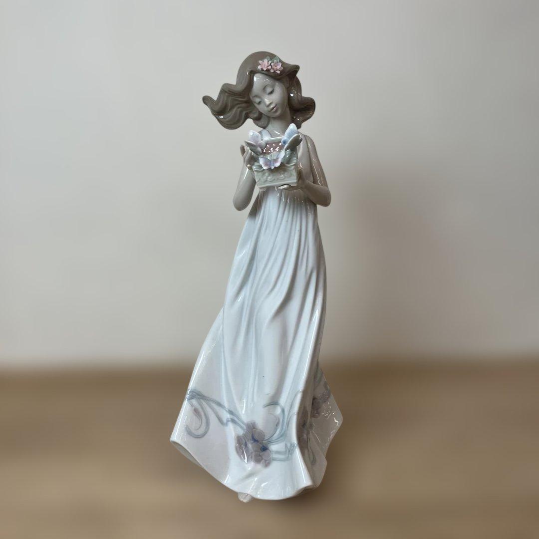 LLADRO リヤドロ フィギュリン 私の宝物 ラグジュアリーポーセリン 置物