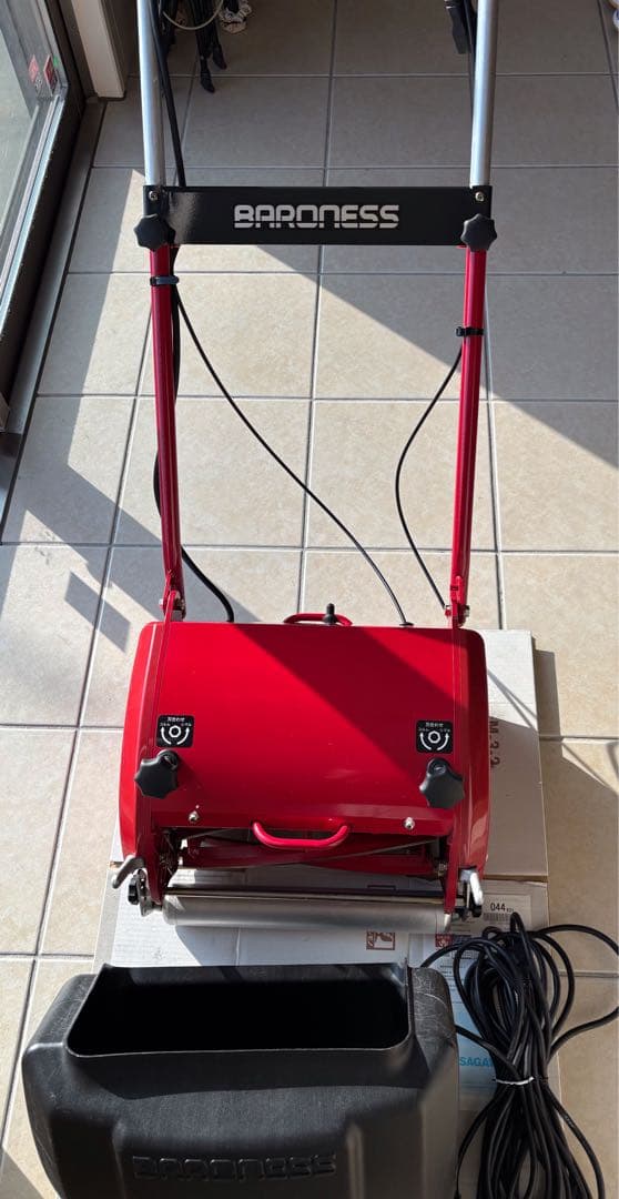 バロネス自走式芝刈り機