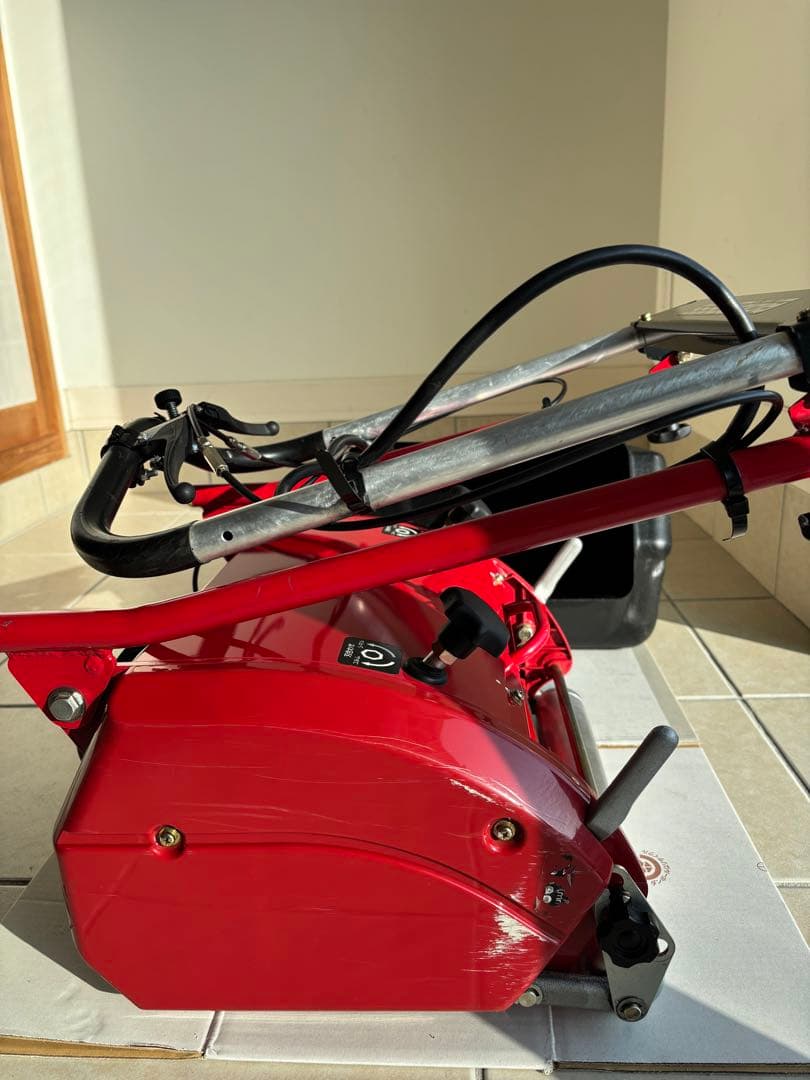 バロネス自走式芝刈り機