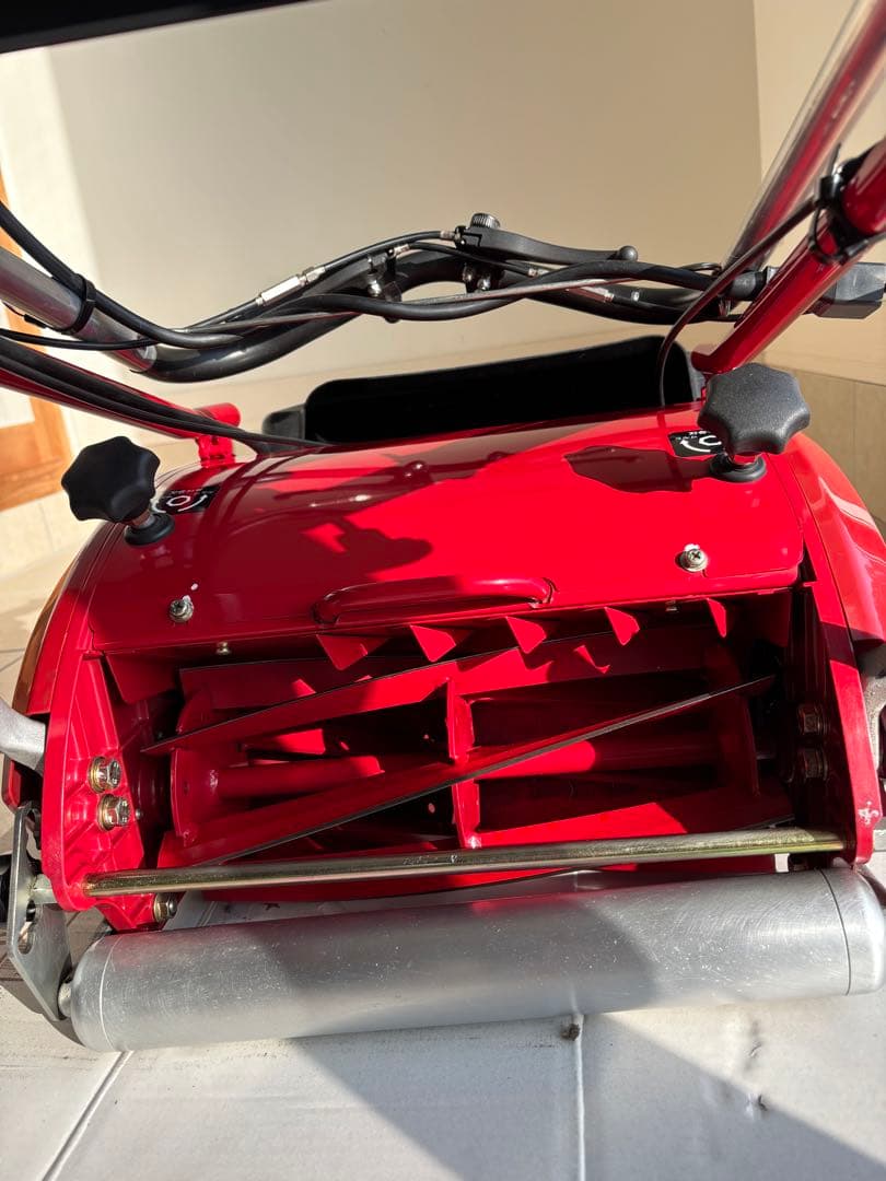 バロネス自走式芝刈り機