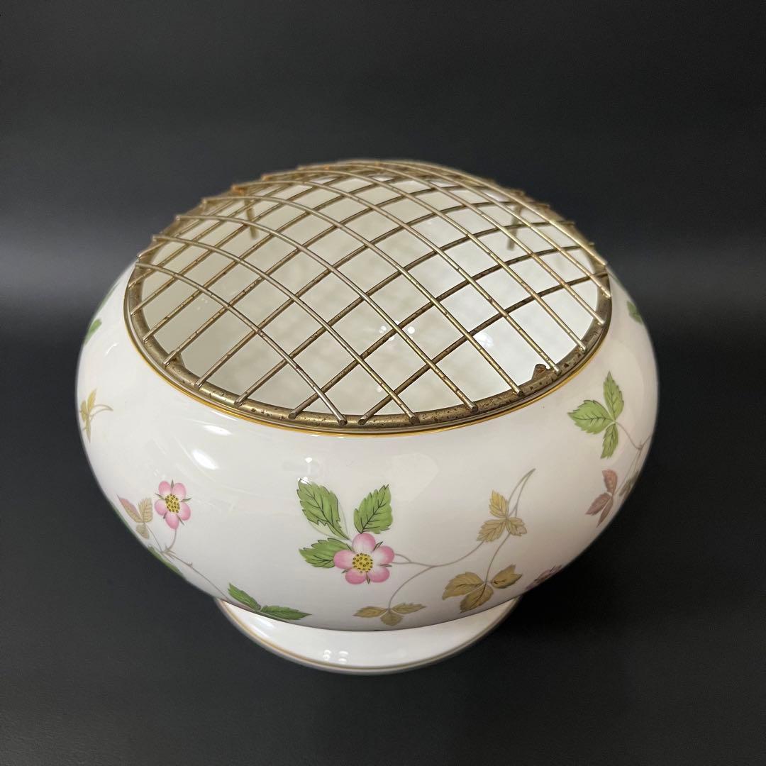 ウェッジウッド ワイルドストロベリー ラウンドベース 英国製 ヴィンテージ 花瓶