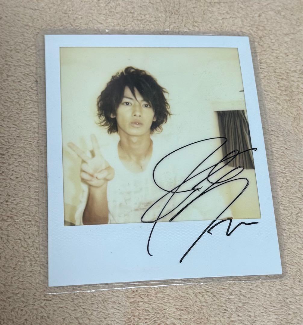 佐藤健　直筆サイン入りポラロイド写真
