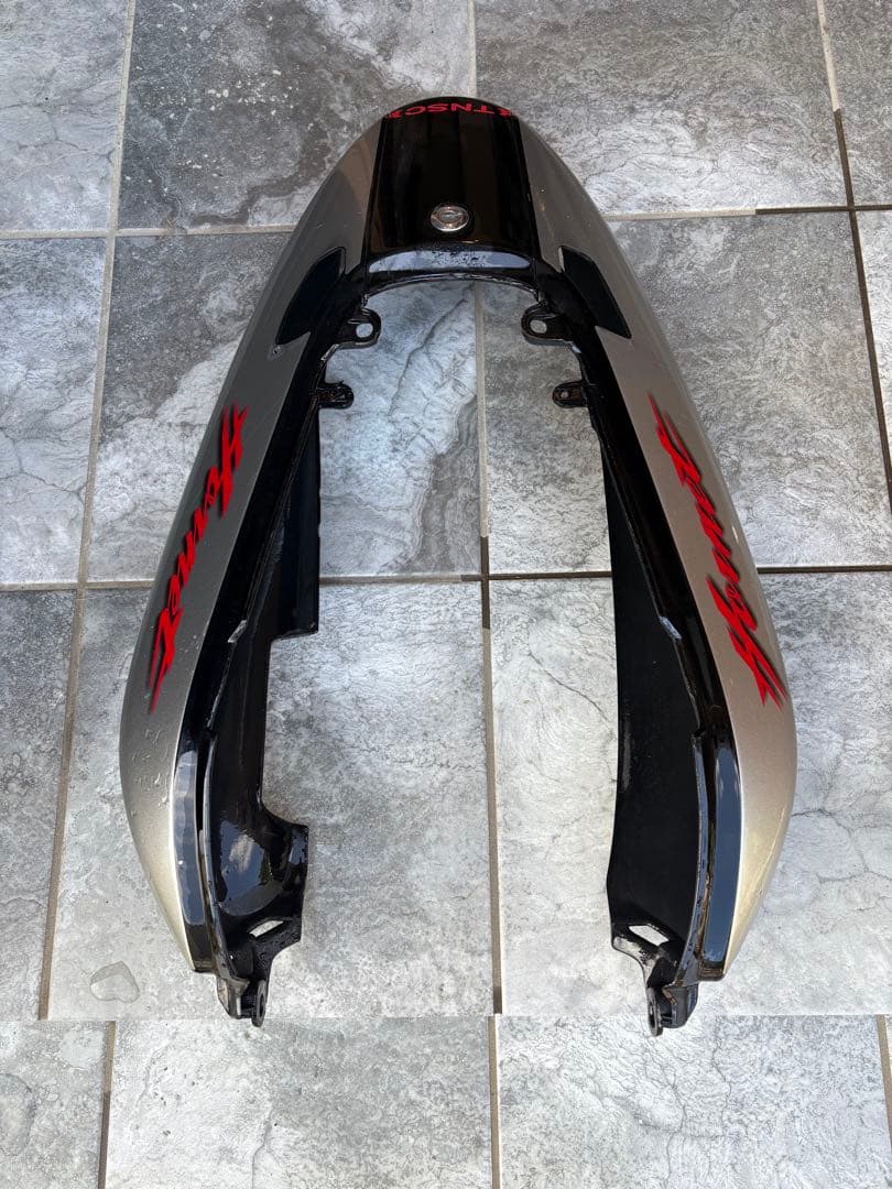 HONDA ホーネット 250 テールカウル シルバー/ブラック カウル
