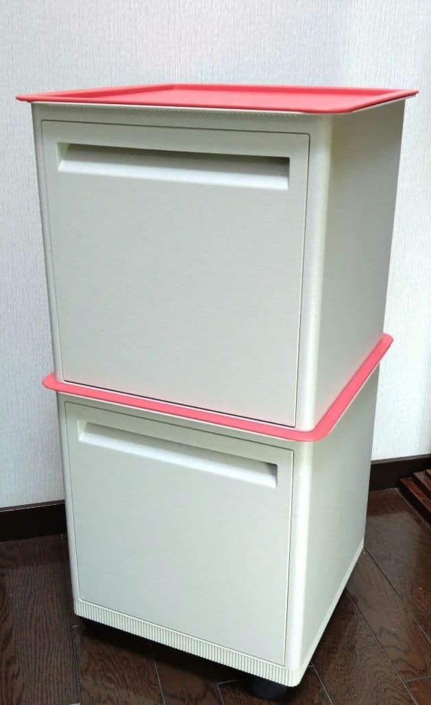 タッパウェア　 マルチオーガナイザー　ドア付き2段　＋　キャスター付パレット