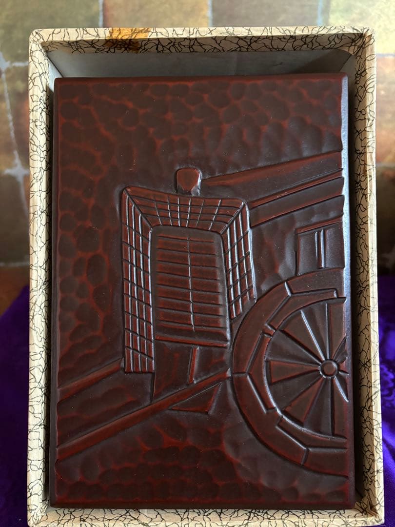 鎌倉彫り本漆塗(御所車) 　 　赤絵 名物裂 　三点セット(棗・香合・茶筅筒)