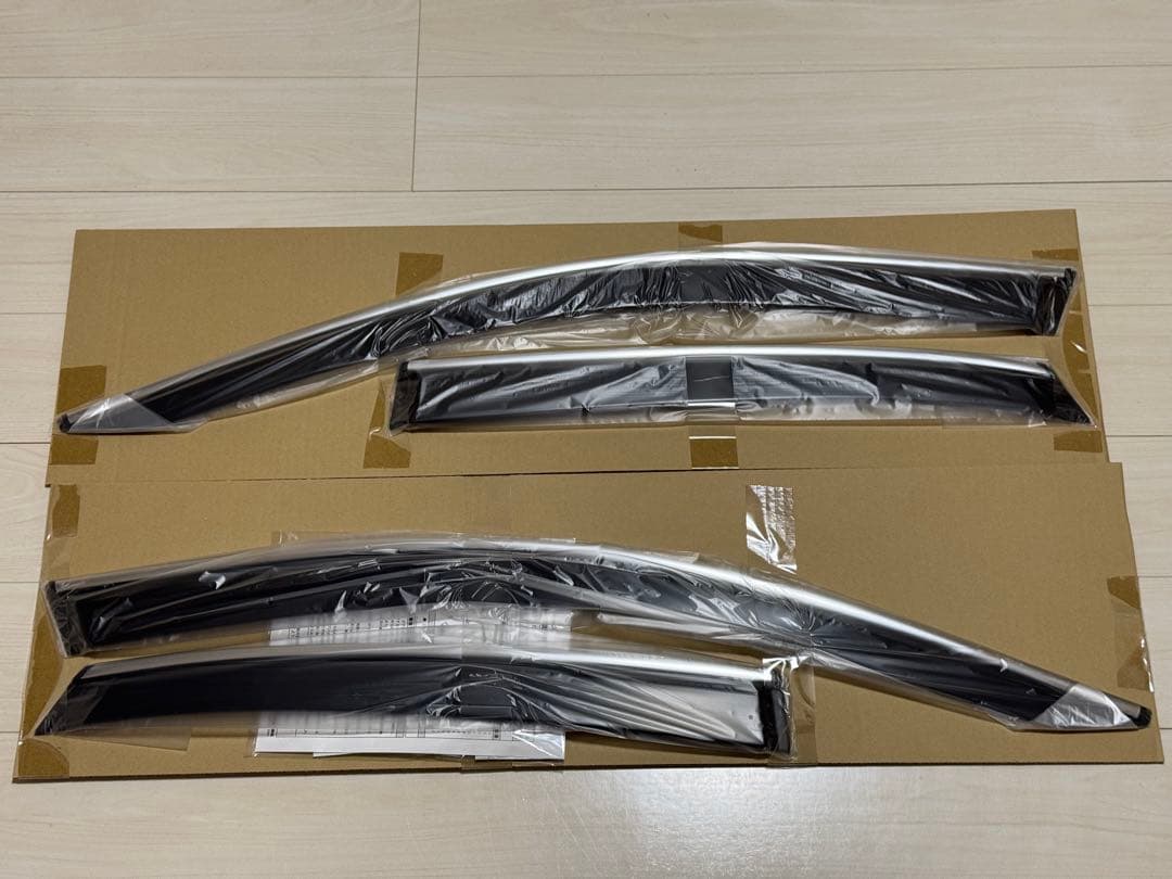 新品未使用 純正Audi A4 Sedan (8W) サイドバイザー 4本セット