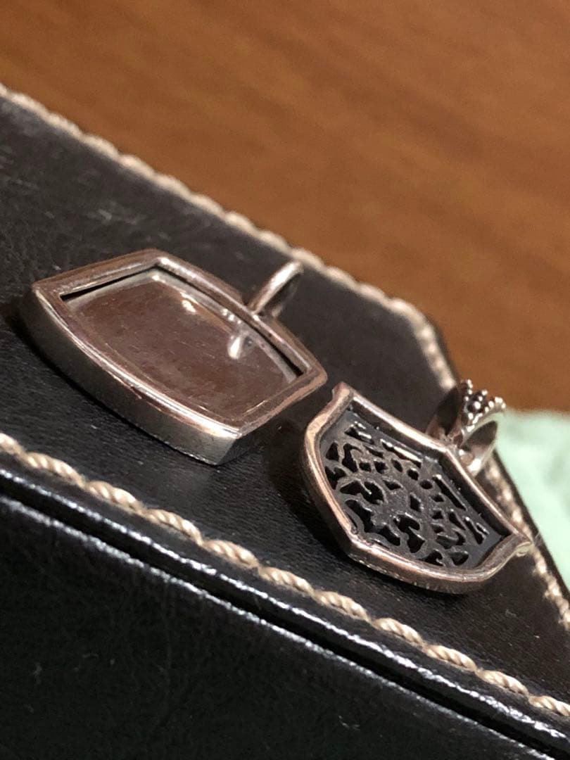 王冠 クラウン 盾 シールド ドッグタグ ペンダント トップ 925 2個セット