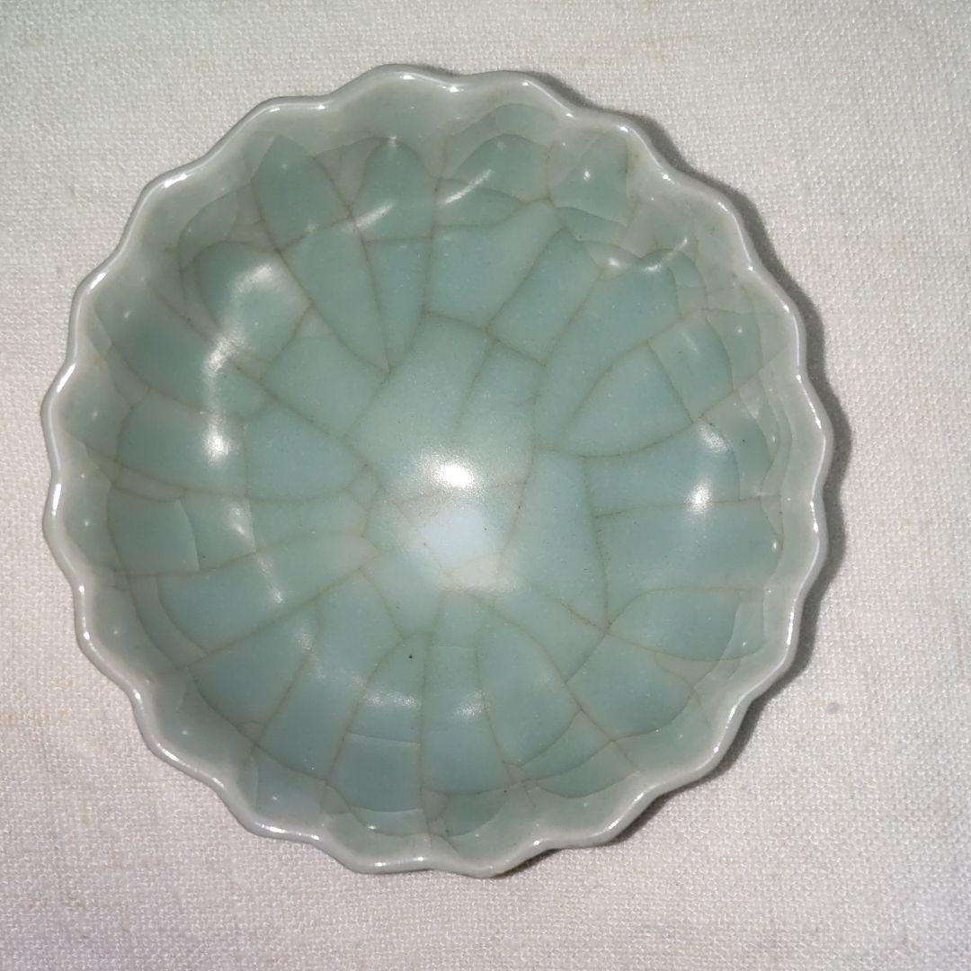 南宋から元、13世紀龍泉窯、青瓷輪花盃五口、桐箱、