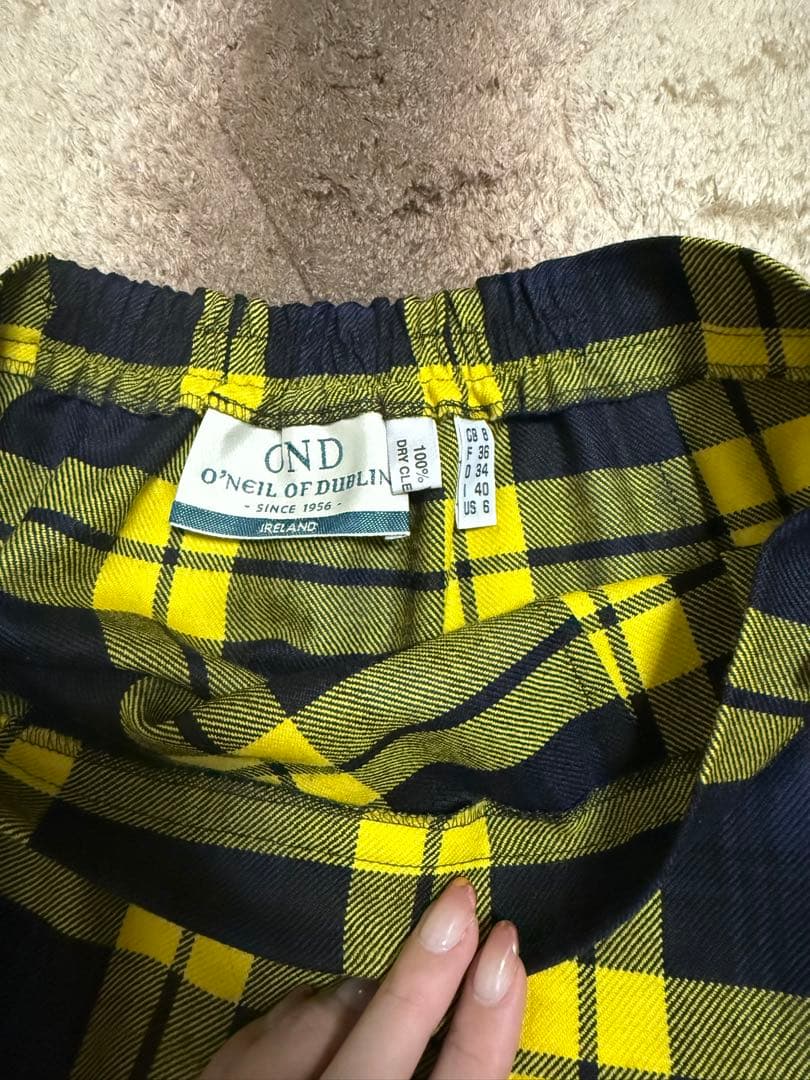 【美品】オニールオブダブリン　チェック柄プリーツスカート　黒×黄色