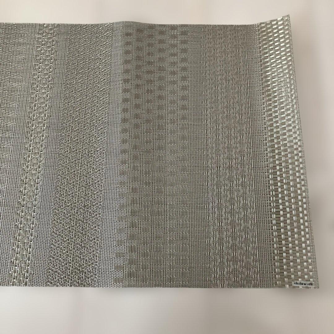 chilewich ゴールドテーブルランナー